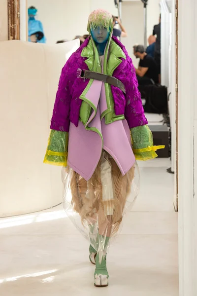 Look 3